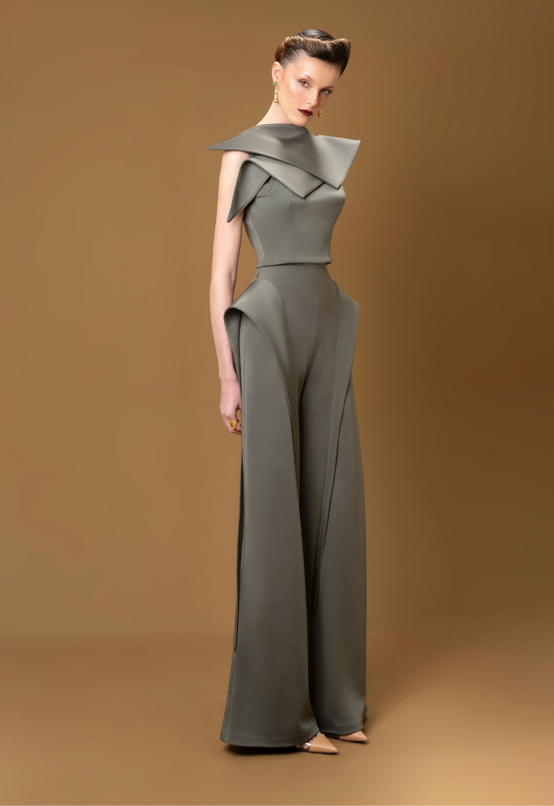 Pantalón palazzo de mujer con tiro alto y diseño en cadera